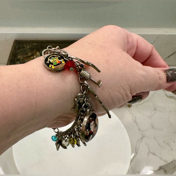 Harry Potter Charm Bracelet - Horcrux - Owl - Snake - Sorting Hat - EUC - Picture 12 of 15